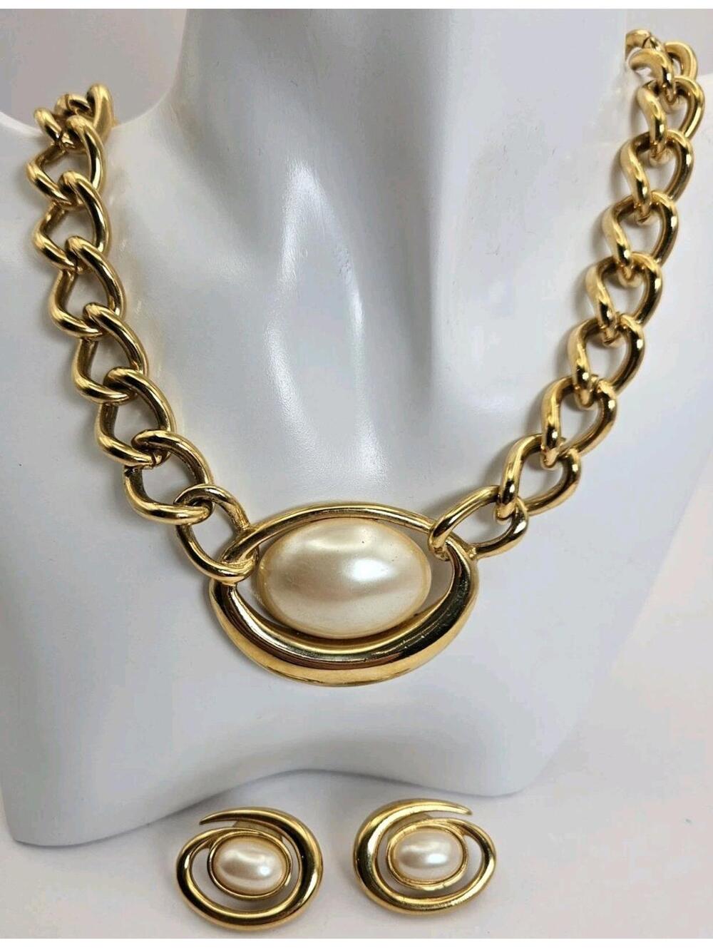 Monet Set Gold Tone Large Link Chain Chunky Choker Necklace And Pierced Earrings
